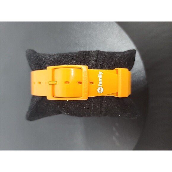 Swatch Women Orange Dial Plastic Case Plastic Band Quartz Wristwatch Needs Batt. - Picture 4 of 7
